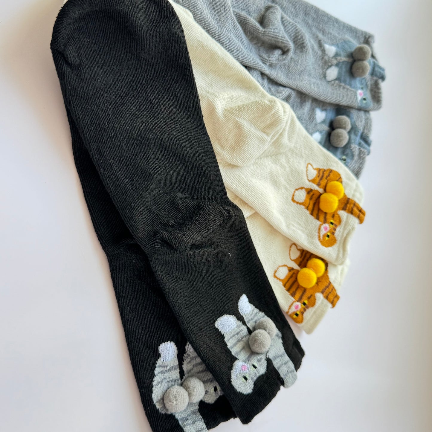 🐾 Peek-a-Tail Cat Socks – 3 Colors