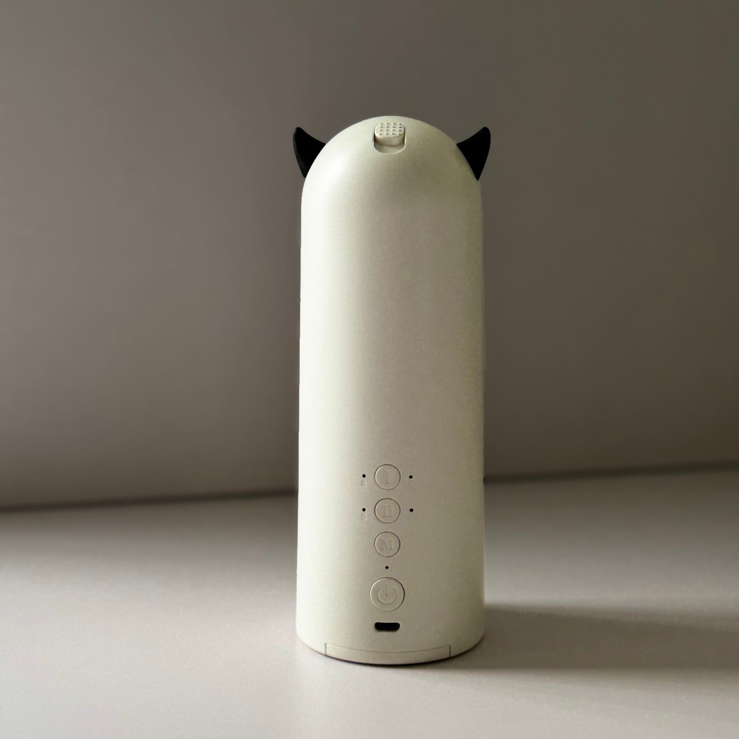 Kitty Laser Play — Cat-Ear Edition 🐱🔴