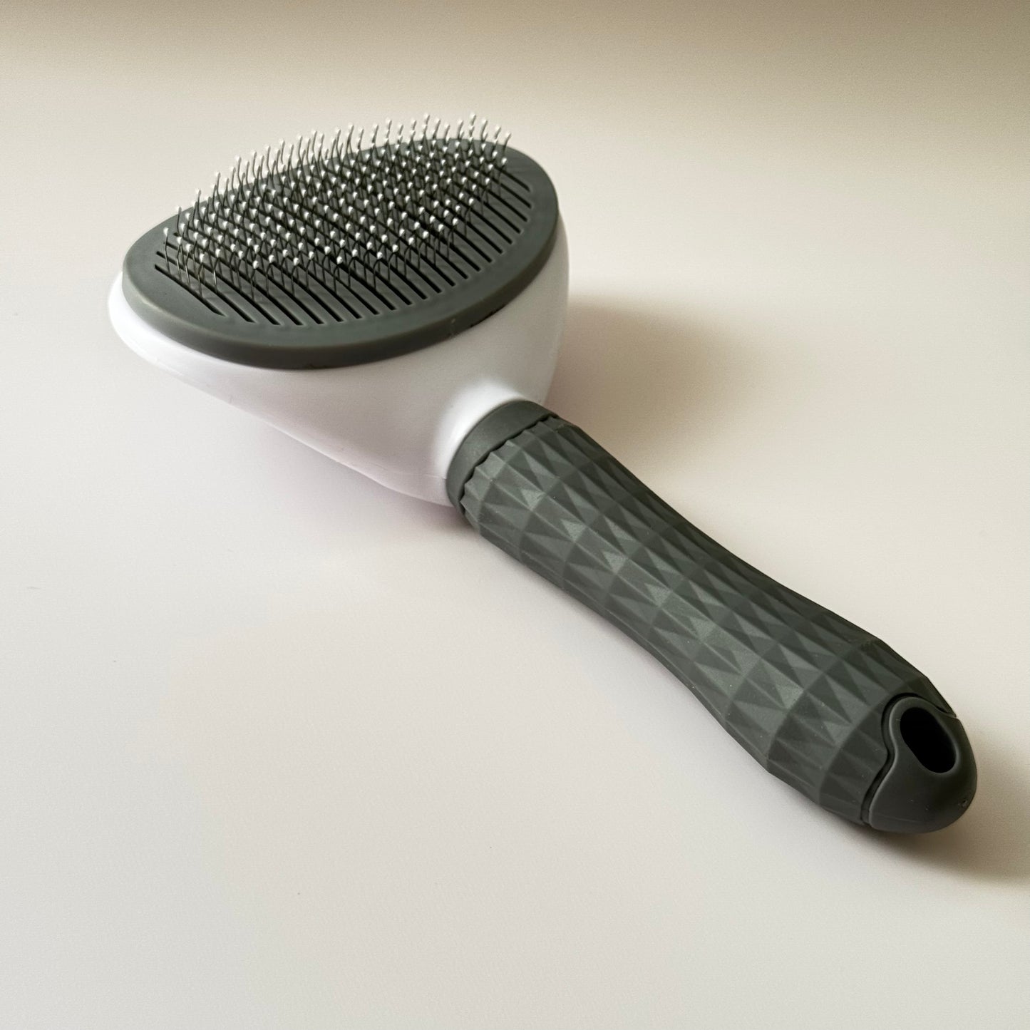 ✨ Pet Grooming Brush for Cats & Dogs – Pink & Gray 🐾